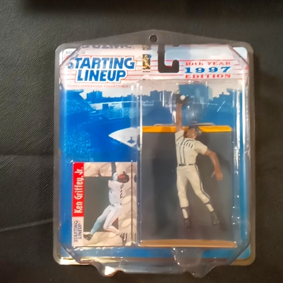 Starting Lineup - 1997 - Ken Griffey Jr - Base Series - Picture 1 of 3
